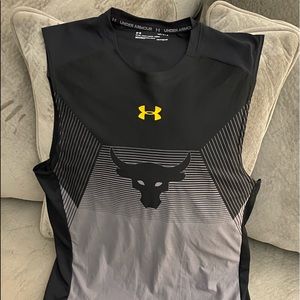 The Rock Under Armour Sleeveless Heat gear. Large